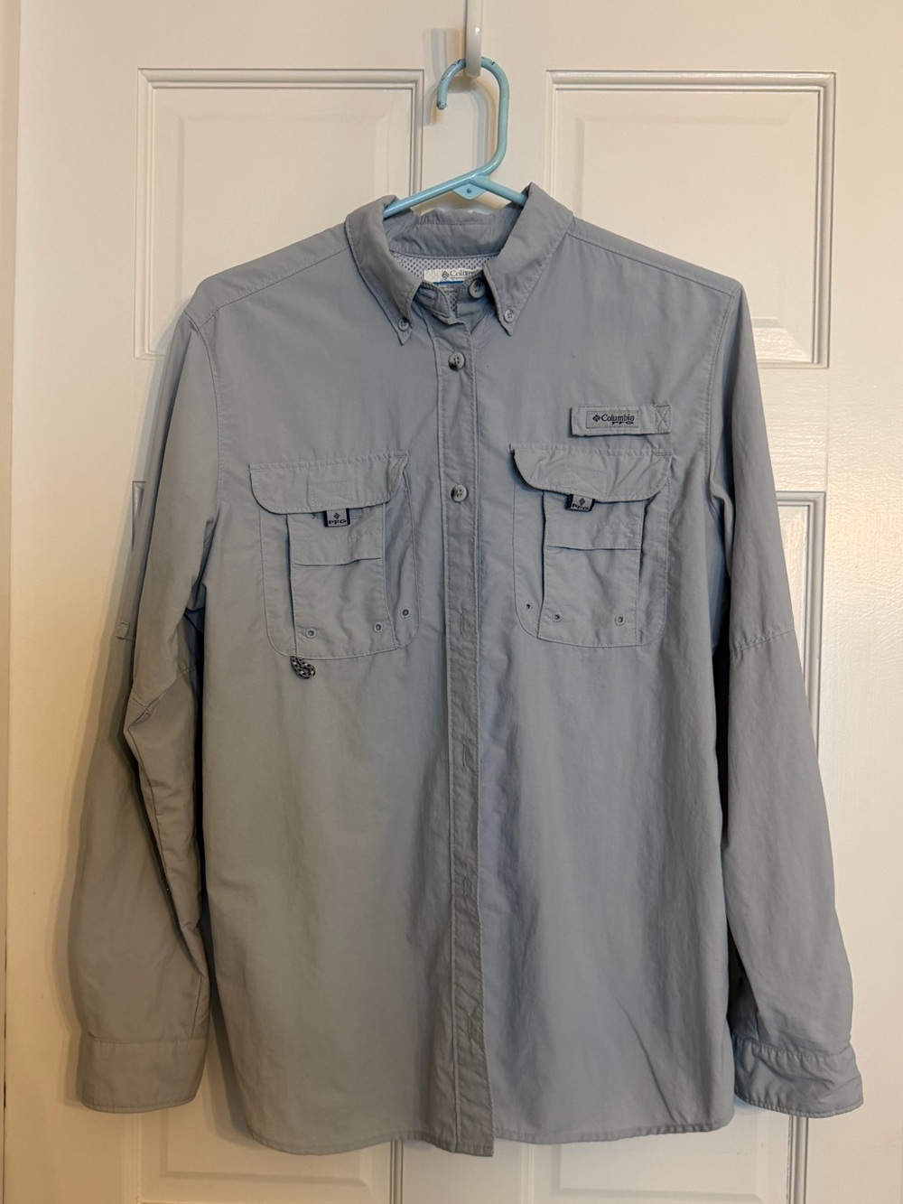 Columbia Women’s Light Gray Long-Sleeve Fishing Shirt